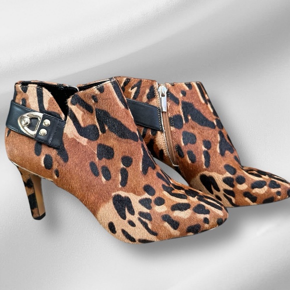 Vince Camuto sz 8 leopard print calfskin leather high heel ankle bootie zip NWOT - Picture 3 of 9